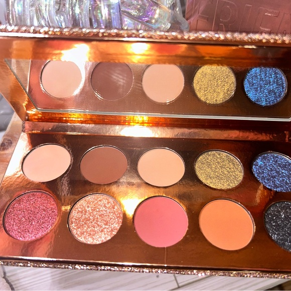 Dose of Colors Friendcation Desi x Kati Eyeshadow Palette - Picture 6 of 7